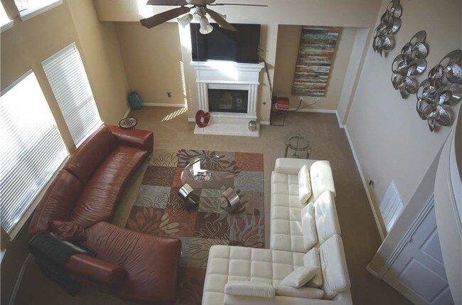 Building Photo - 1019 Amesbury Dr