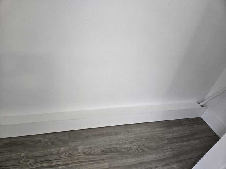 Building Photo - 266 Diamond St