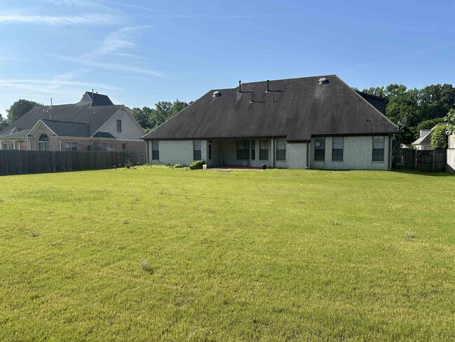 Building Photo - 9328 Owl Hill Dr