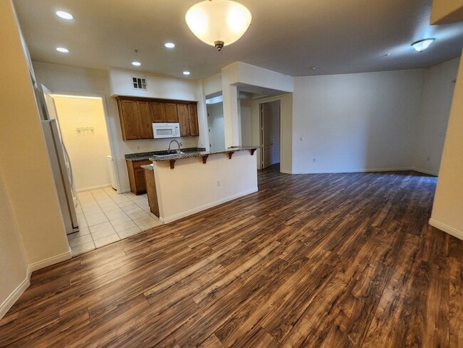 Building Photo - 44 E Serene Ave