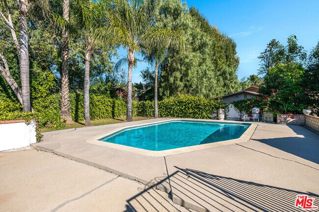 Building Photo - 10440 Johanna Ave