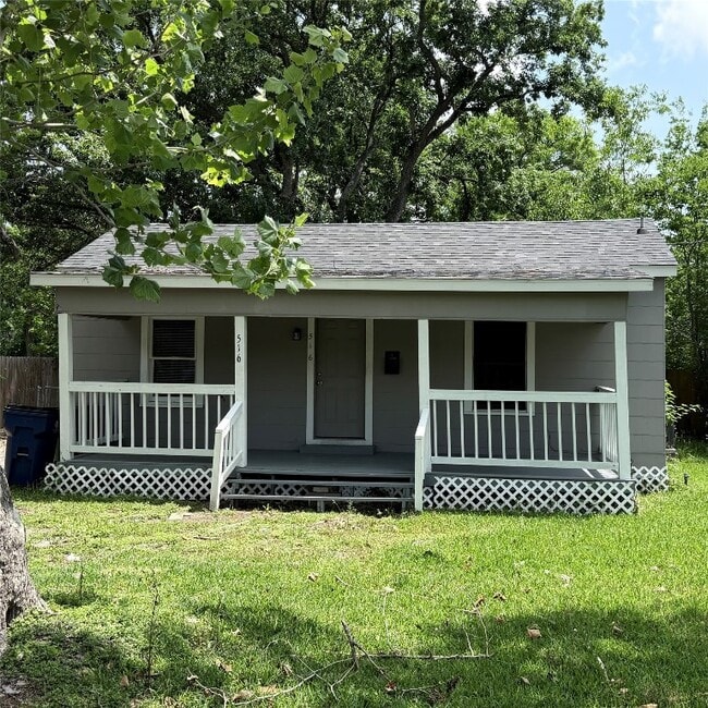 Building Photo - 516 Hurst Pl