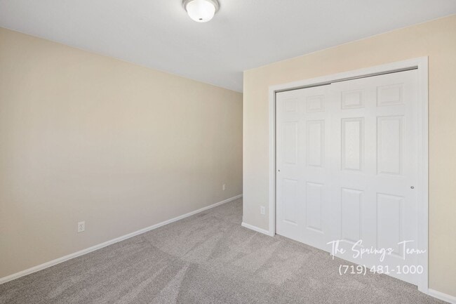 Building Photo - Charming 2BD/2.5BA Townhome with Attached ...