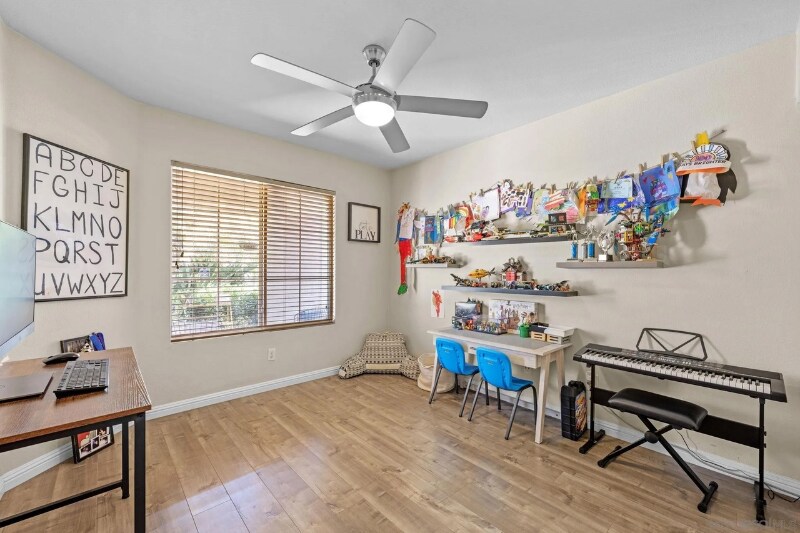 Building Photo - 3925 Estancia Dr