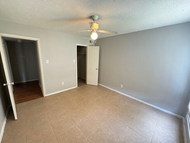 Building Photo - 151 N Belvedere Blvd