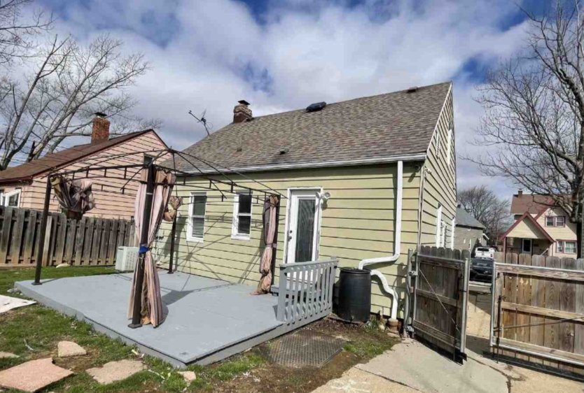 Building Photo - 6707 Laverne Ave