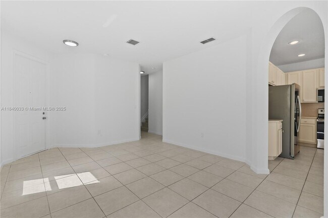 Building Photo - 3956 NE 11th Dr