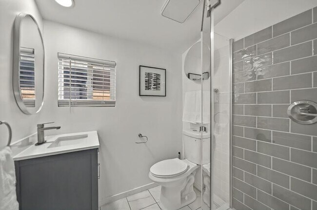 Building Photo - 2461 Depew St