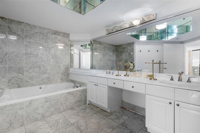 Building Photo - 3598 Yacht Club Dr