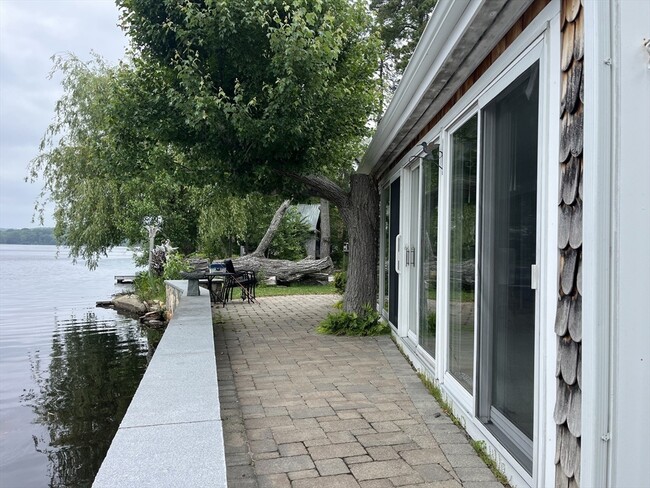 Building Photo - 53 Lakeshore Dr