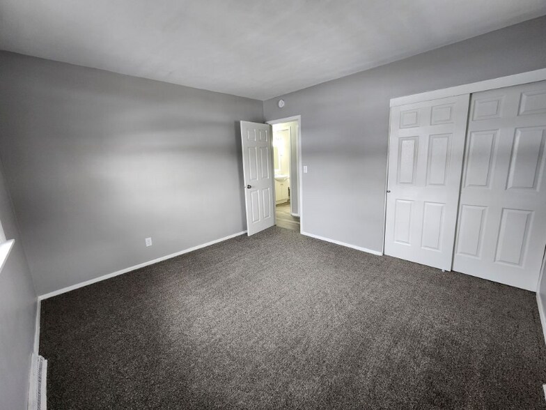 Building Photo - 2715 Farragut Pl