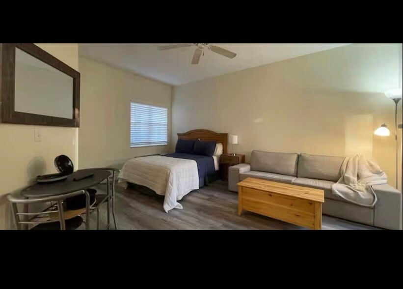 Building Photo - 9832 Perfect Dr