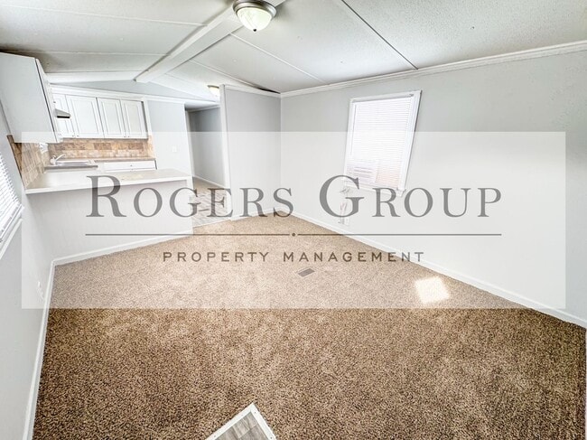 Building Photo - 390 S Chavis Rd