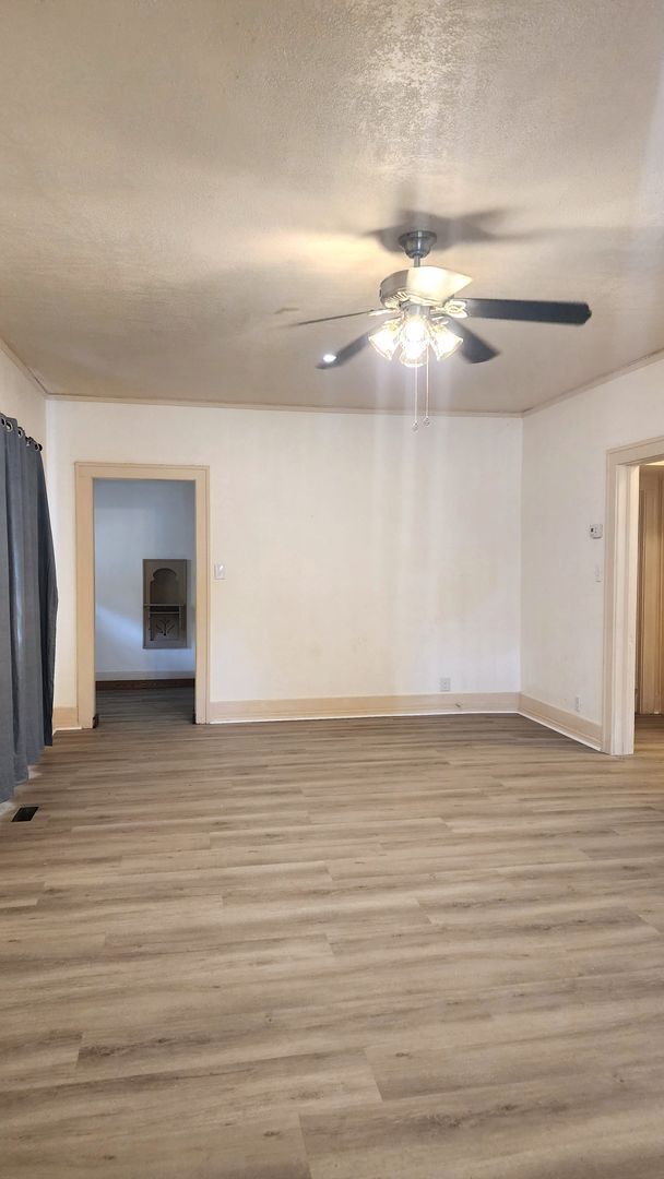 Building Photo - 3 Bed 1 Bath & Covered Parking in YOUNGS ENGLEWOOD ADD NW OKC