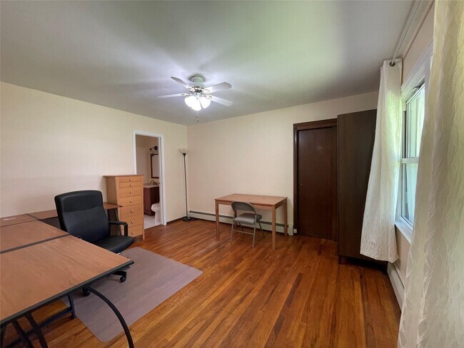 Building Photo - 4 Cornwallis Rd