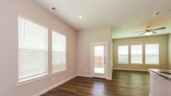 Building Photo - AVAILABLE NOW