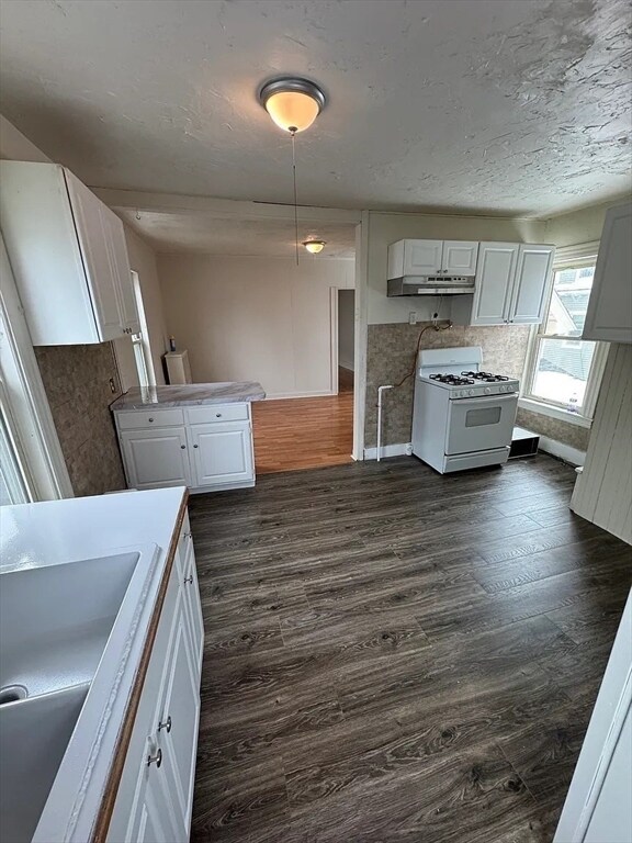 Building Photo - 78 Birch St