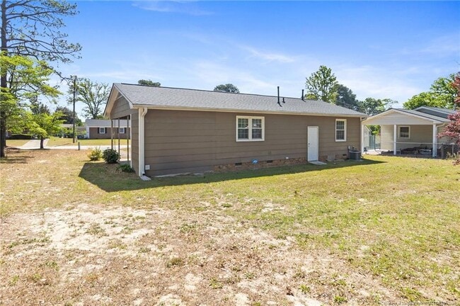 Building Photo - 1644 Inverness Dr