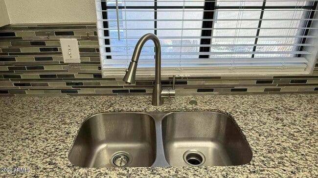 Building Photo - 925 N College Ave