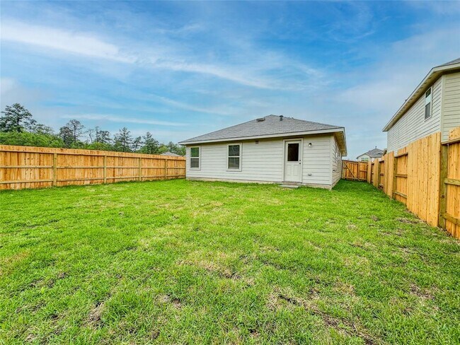 Building Photo - 1515 Las Cuevas Dr