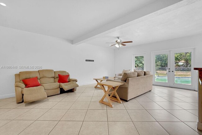 Building Photo - 2417 Pierce St