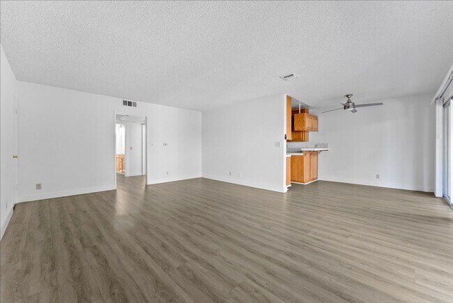 Building Photo - 17424 Burbank Blvd