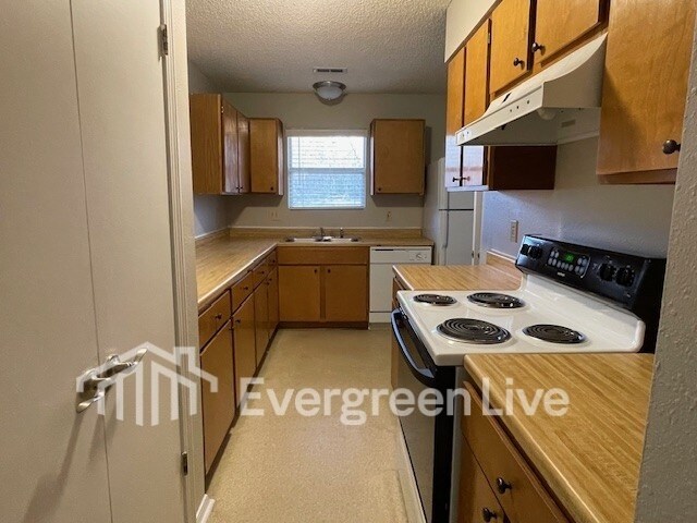 Building Photo - 107 Jardin Ct