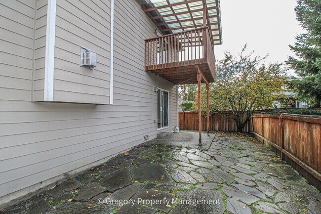 Building Photo - 14622 4th Ave W