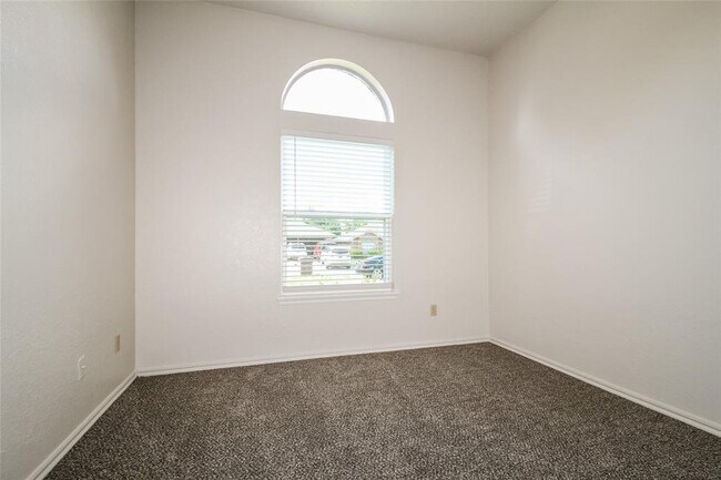 Building Photo - 8808 NW 85th Pl