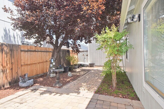 Building Photo - 4586 China Rose Cir