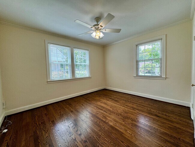 Building Photo - Charming Green Hills Single Family Home