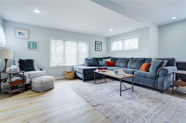 Building Photo - 523 Elmgrove Rd