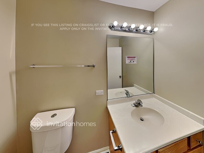 Building Photo - 1313 Lasser Dr