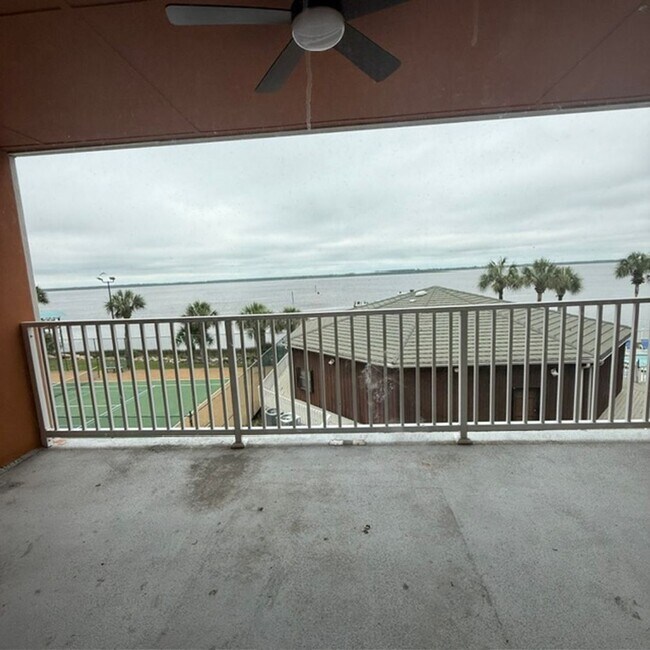 Building Photo - Bay Front Condo for Rent