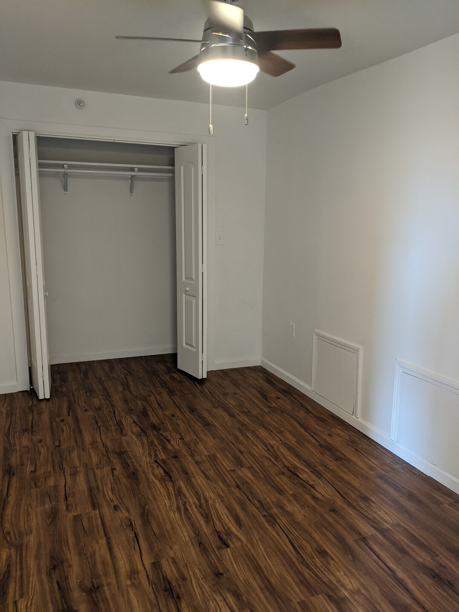 Unit 4 Bedroom closet - 518 N State St