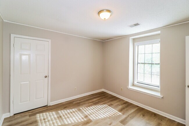 Building Photo - 8624 Chimneyrock Blvd.