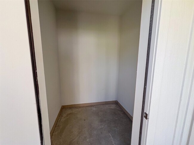 Building Photo - 3050 Viking St