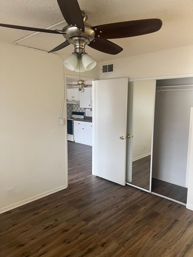 Building Photo - Affordable 1 Bedroom Condo In Central Las ...