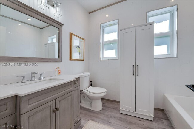 Building Photo - Minorca Avenue, Coral Gables, FL 33134 - 2 BR 2 BA single-family home