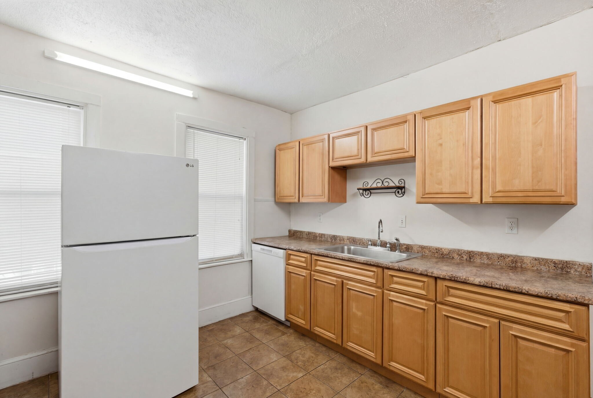 Kitchen - 22 Deering Rd