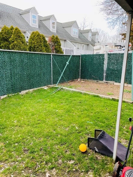 Building Photo - 0 Grove St