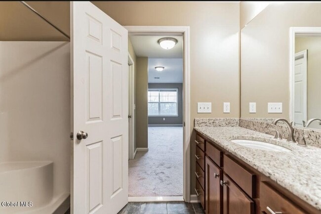 Building Photo - 15 Clarice Ln