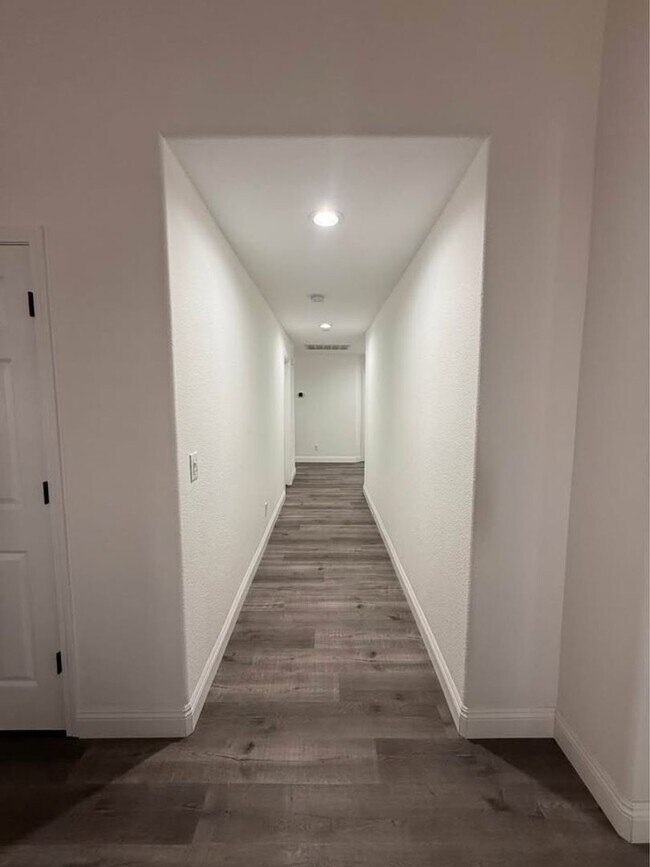 Building Photo - Beautiful Home for Rent – Mather, CA