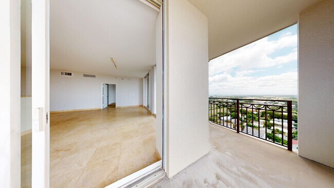 Building Photo - 550 Okeechobee Blvd