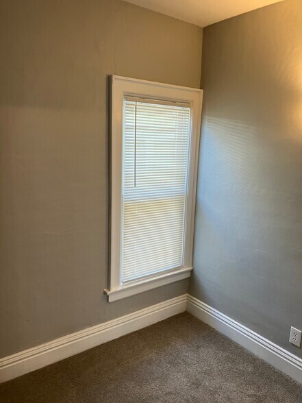 Building Photo - 31 Norman Ave