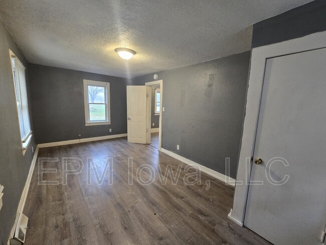 Building Photo - 707 Webster St