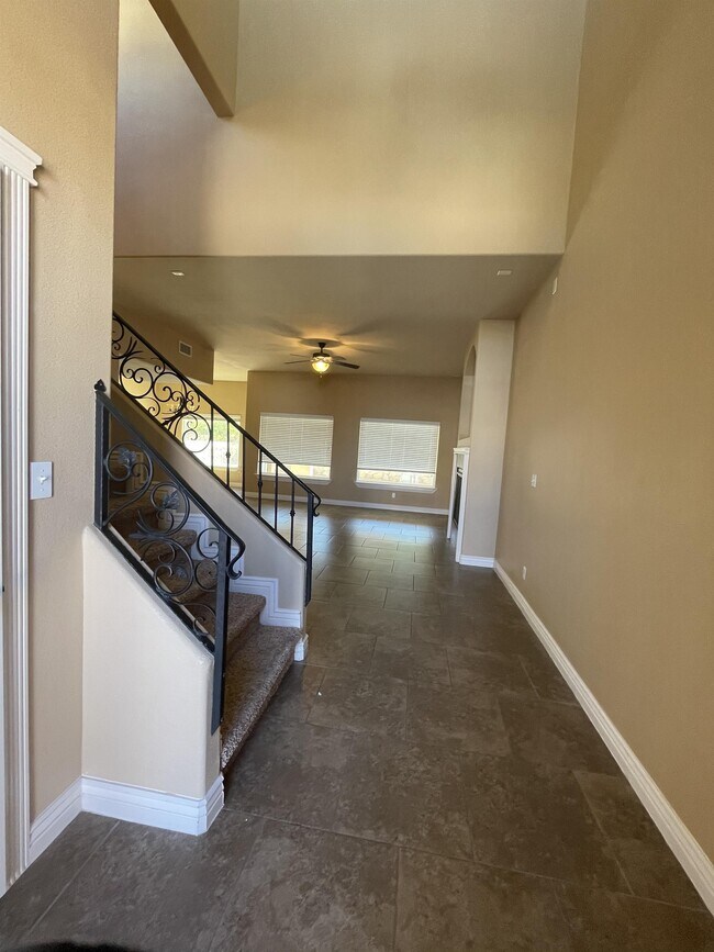 Building Photo - 3724 Coco Palm Dr