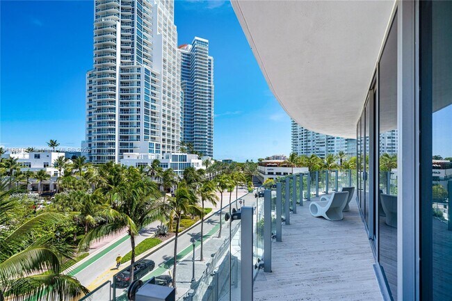 Building Photo - 1 Collins Ave