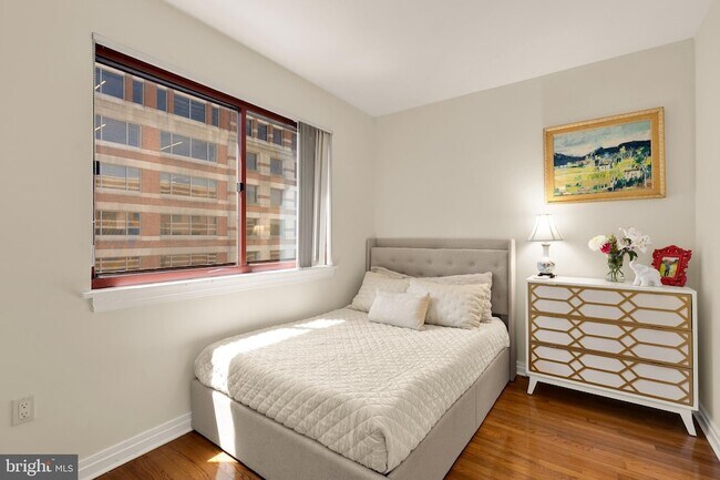 Building Photo - 2301 N Street NW Unit 606