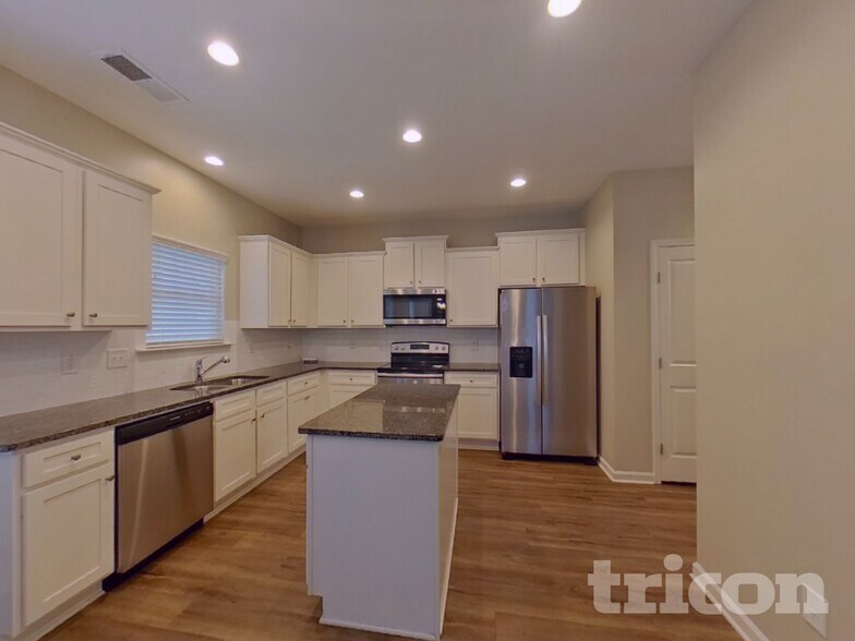 Building Photo - 5370 Campbellton Fairburn Rd